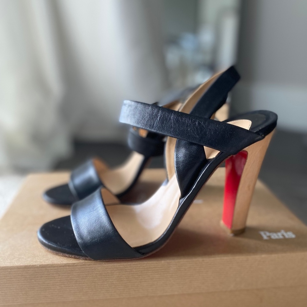 Christian Louboutin black sandals 37